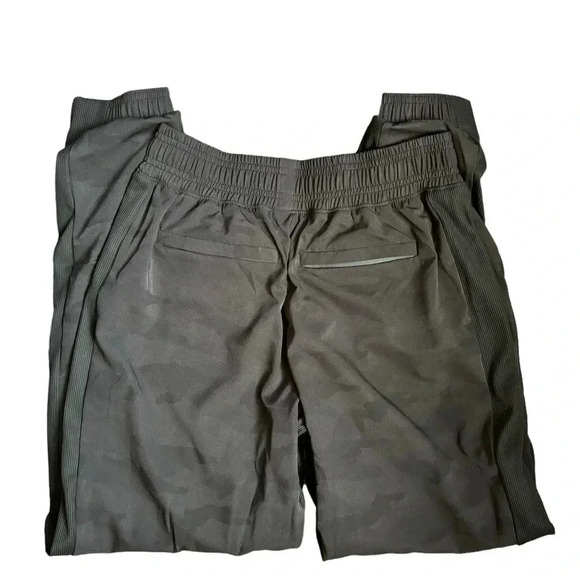 Athleta BROOKLYN LINED CAMO JOGGER Camo Lux Black tapered hem Size 0 - Picture 8 of 15